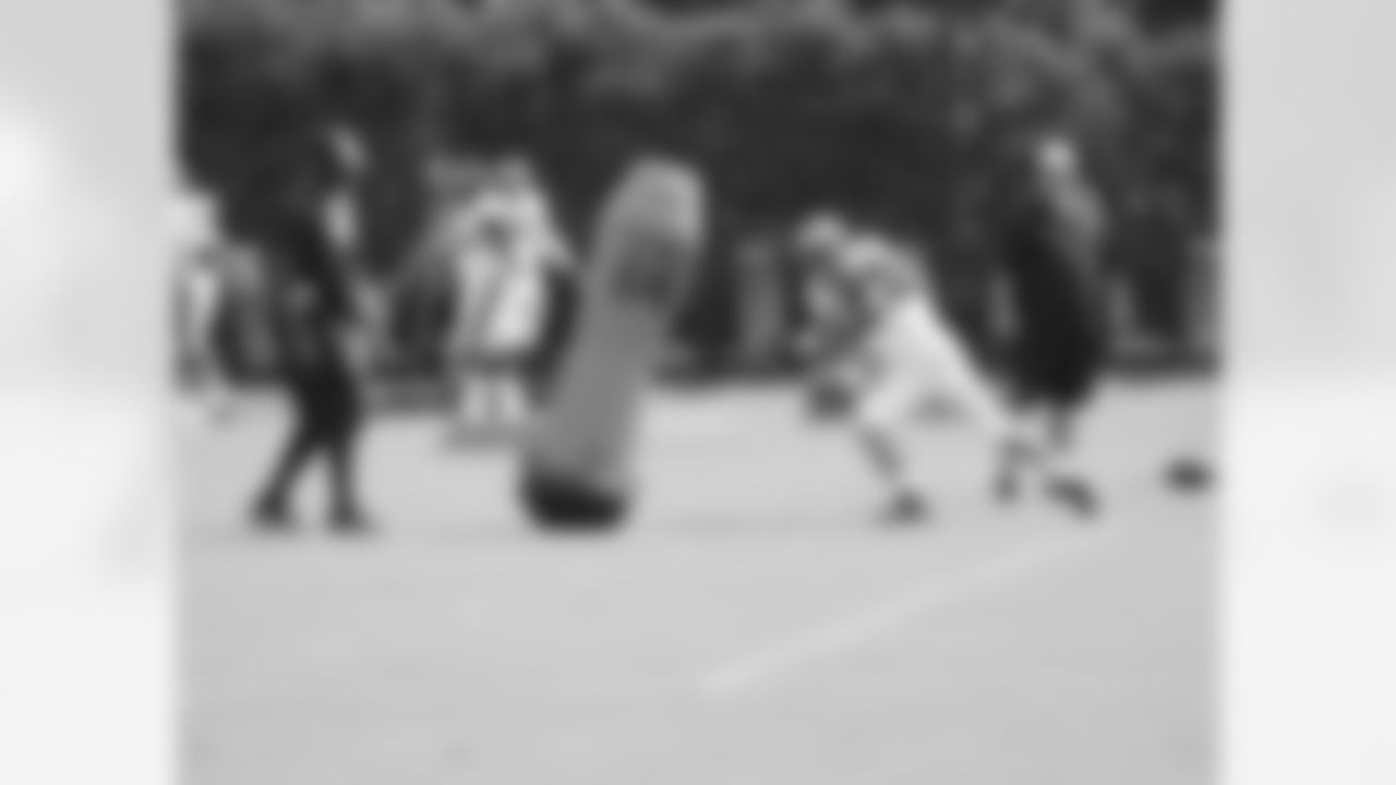 LB Colton Underwood
