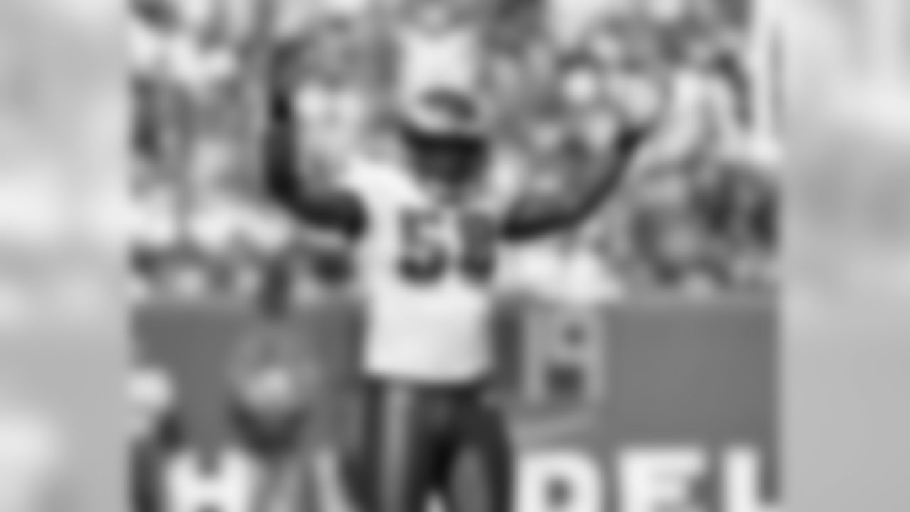 DE Trent Cole