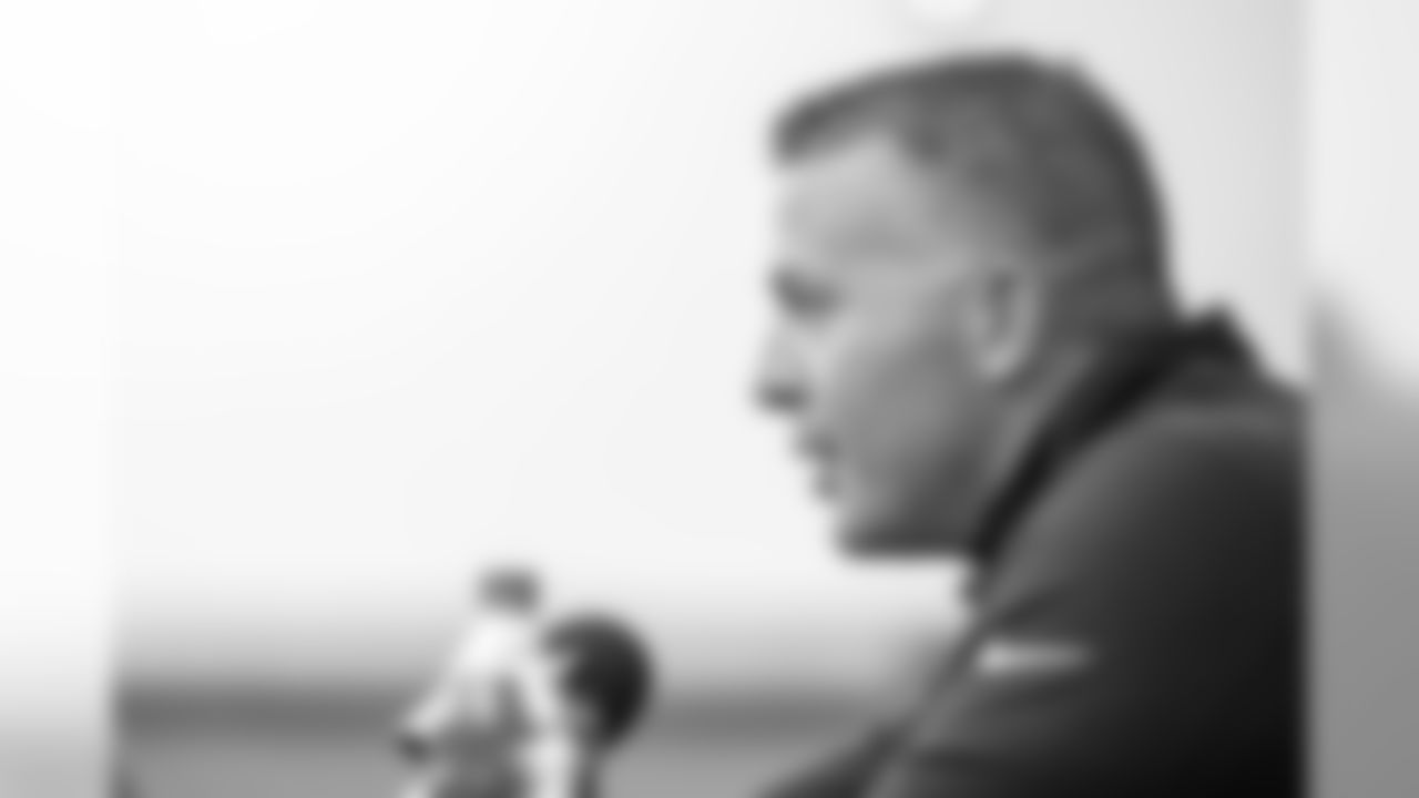 Quarterbacks coach John DeFilippo