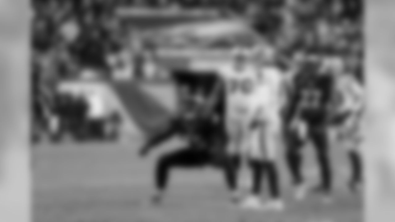 DE Vinny Curry