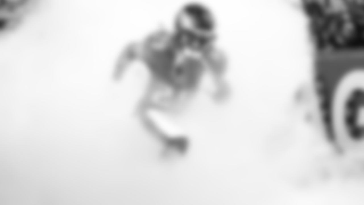 CB Avonte Maddox