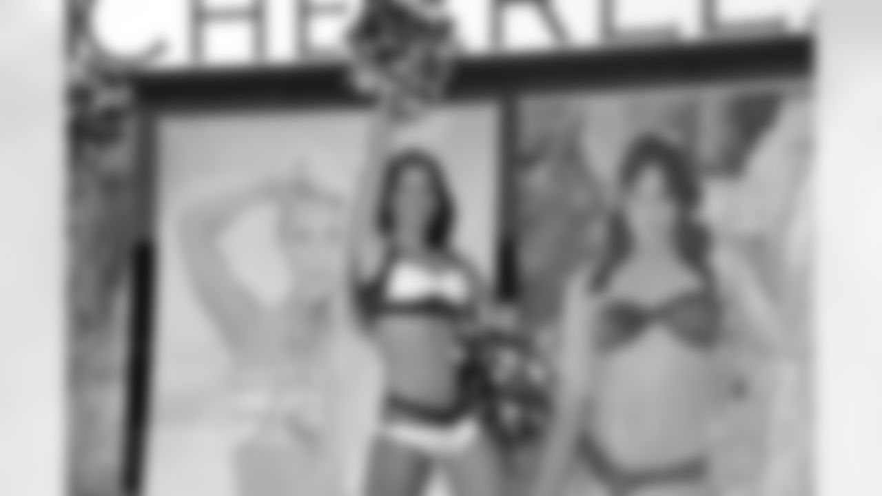The Calendar Unveiling featured an Eagles Cheerleaders dance performance