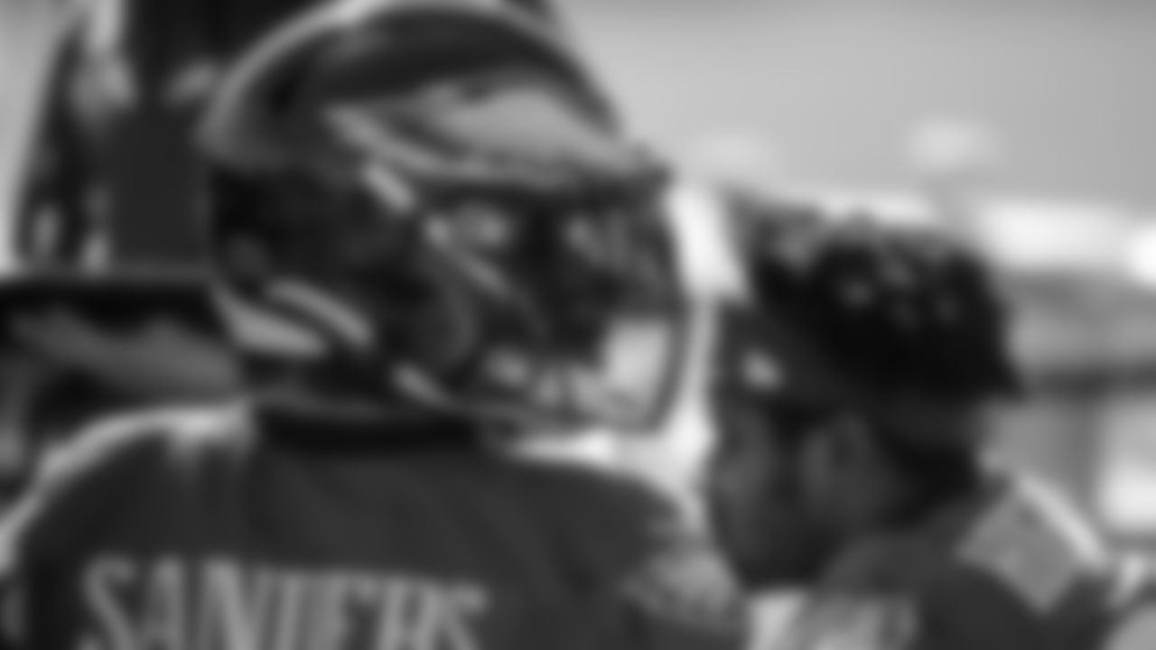 RB Miles Sanders