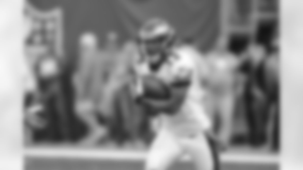 Eagles' kick returner Damaris Johnson practices before the week five matchup against the New York Giants.