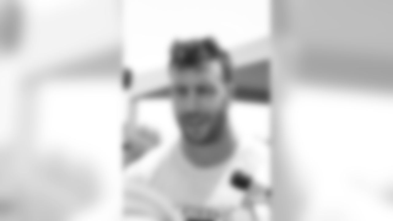 LB Connor Barwin