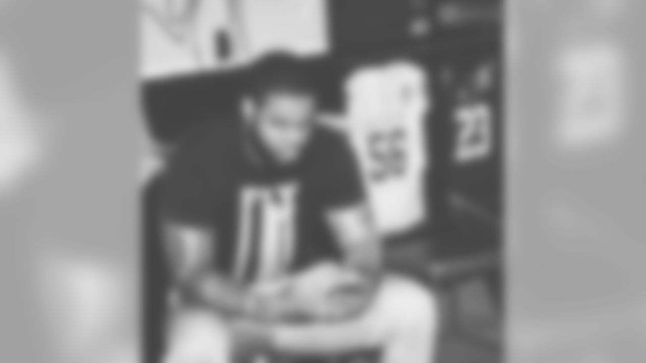 DE Shareef Miller: "I been down and out before ain't nothing new ! I just go back to what I know and lock in and grind ‼️ Energy will Switch believe that just keep same Energy you had before...."