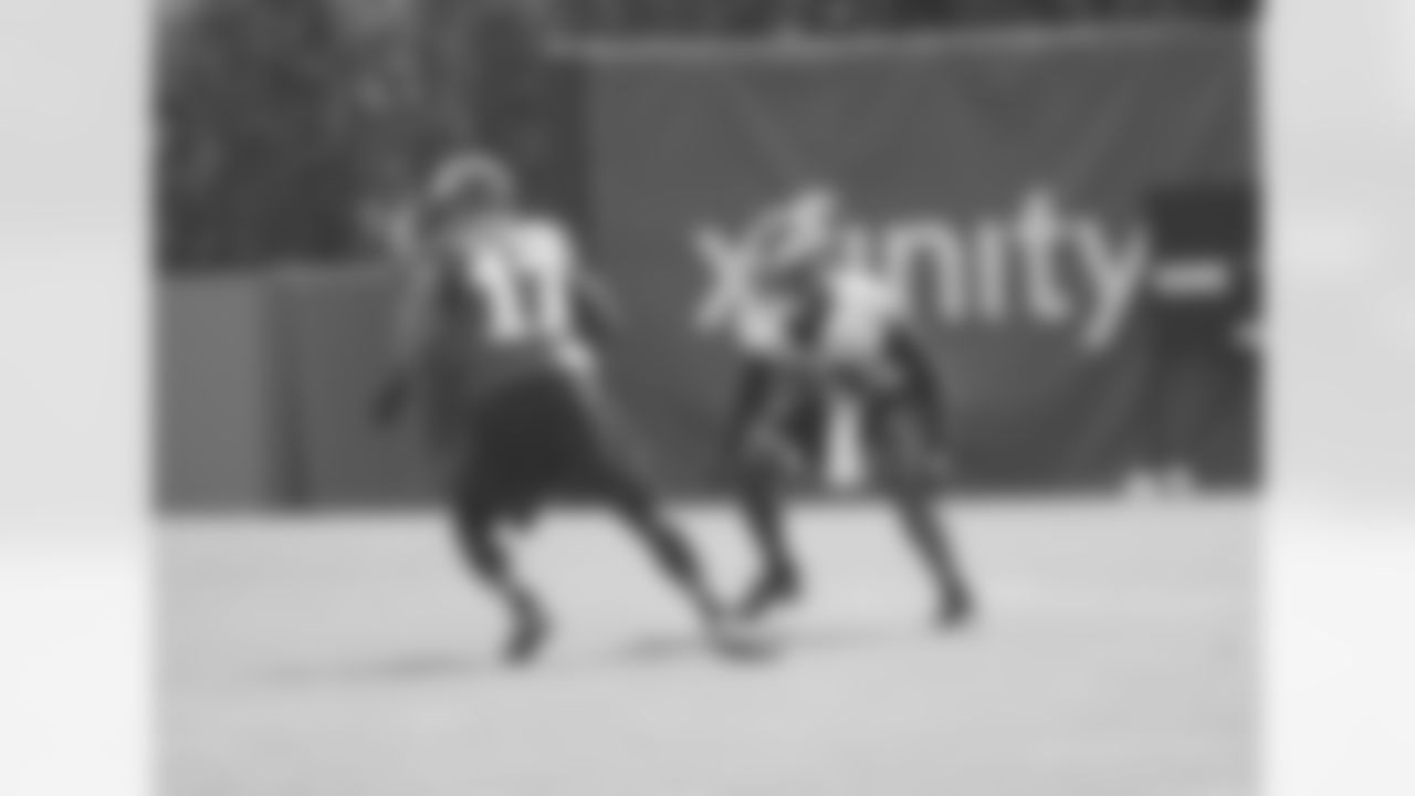 WR Nelson Agholor, CB Jalen Mills