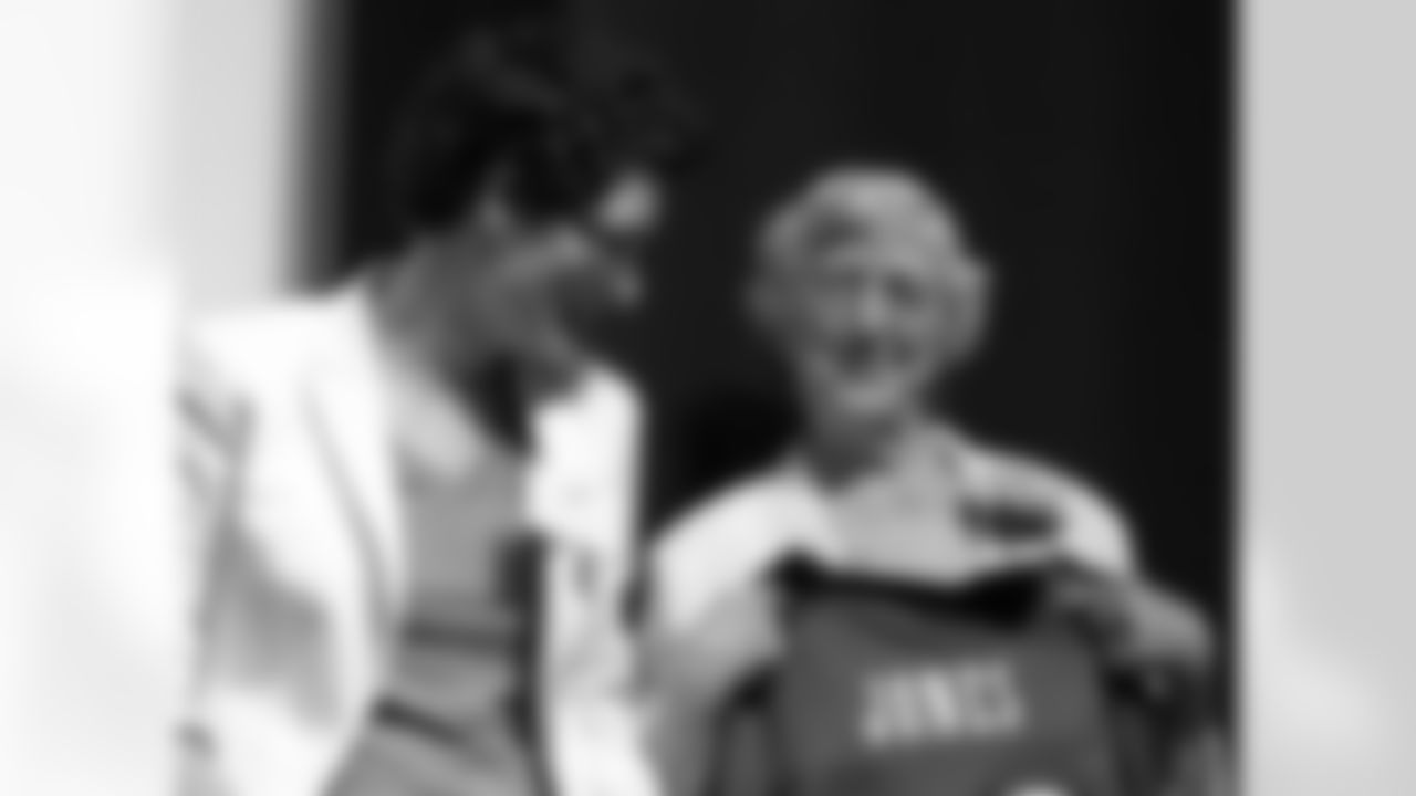 Marion Leary of Sink or Swim chats with Jane Jones of the American Cancer Society