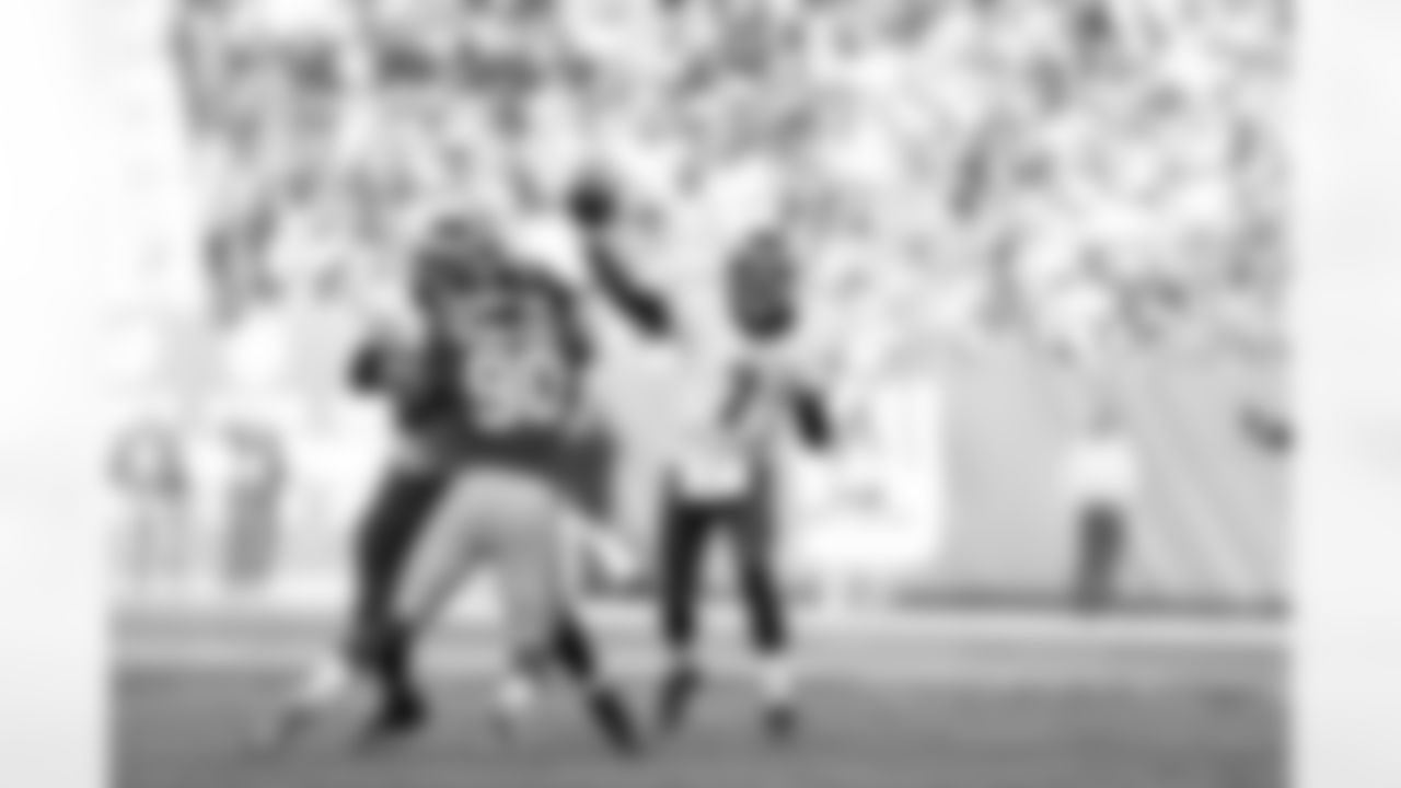 Bradford recorded the second-highest passer rating of his career (122.6) at Washington, where he completed 15-of-28 passes for 270 yards and three touchdowns