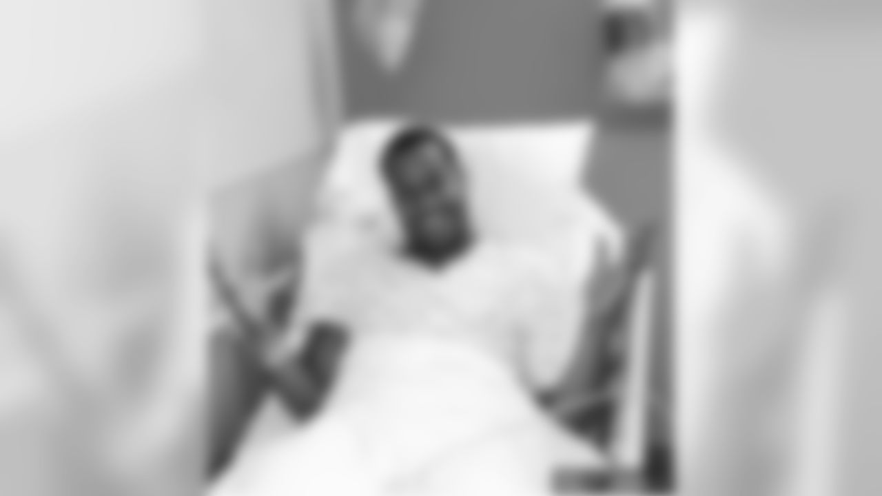 "Woke up from surgery with that 7-1 feeling!! The road to recovery starts now! #flyeaglesfly #victorymonday #attackeverythingfearnothing" - Jordan Hicks