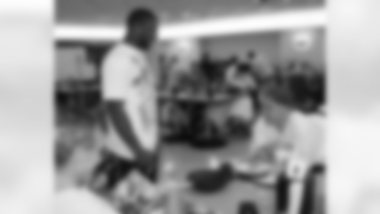 Jordan talks about the Thanksgiving game with this Eagles fan