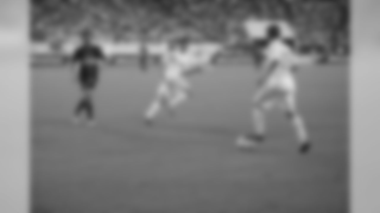 Kaka looks to receive the ball.