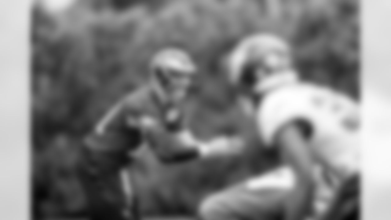 QB Carson Wentz