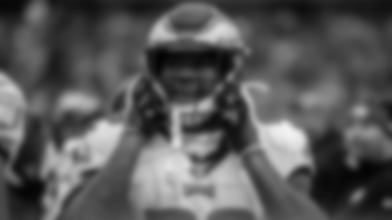 RB Miles Sanders