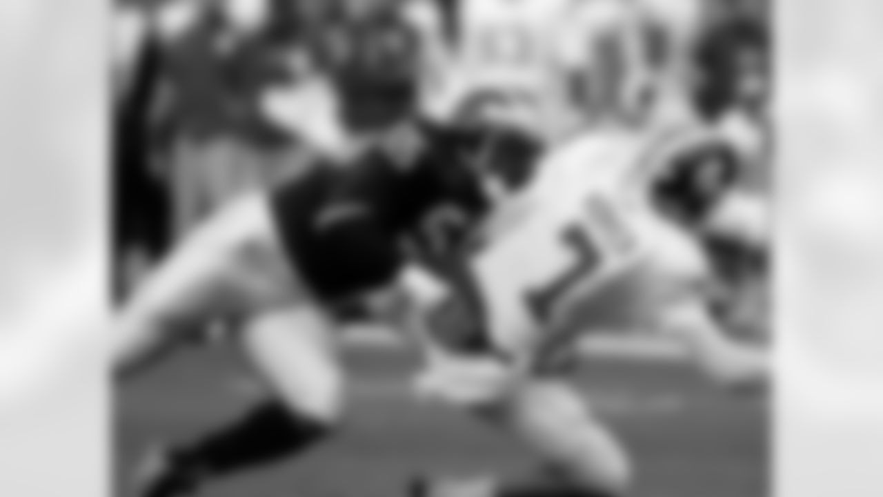 LB Brandon Graham finished his career at Michigan with 138 tackles, 29.5 sacks, 56 tackles for a loss, and 8 forced fumbles before being named as a second-team All-American as a senior