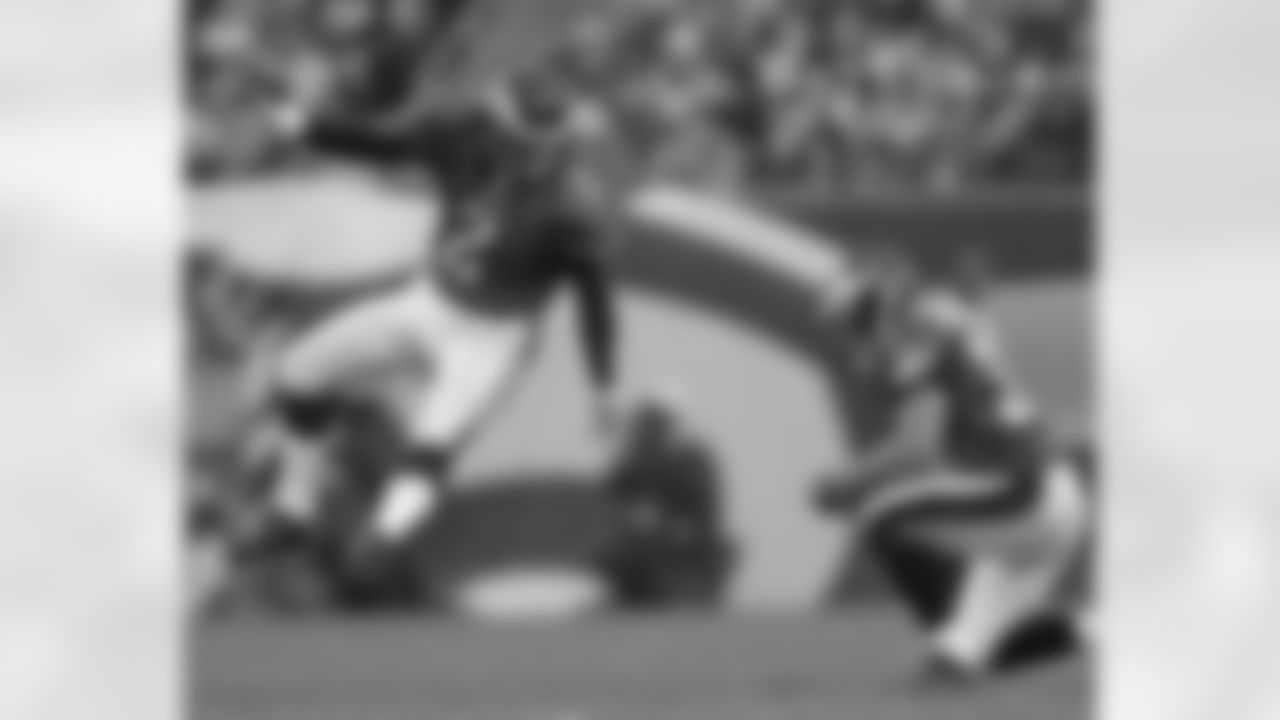 K David Akers was faced with a steady rain and windy conditions