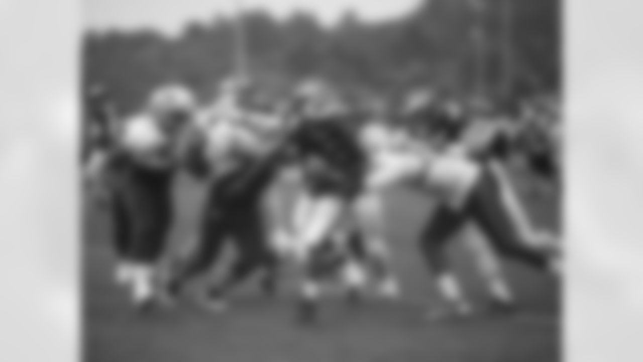 RB LeSean McCoy slips through the line of scrimmage