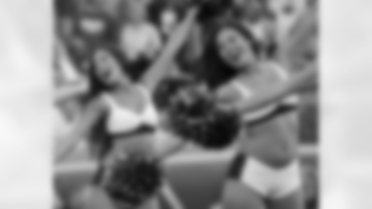 The Eagles Cheerleaders in action