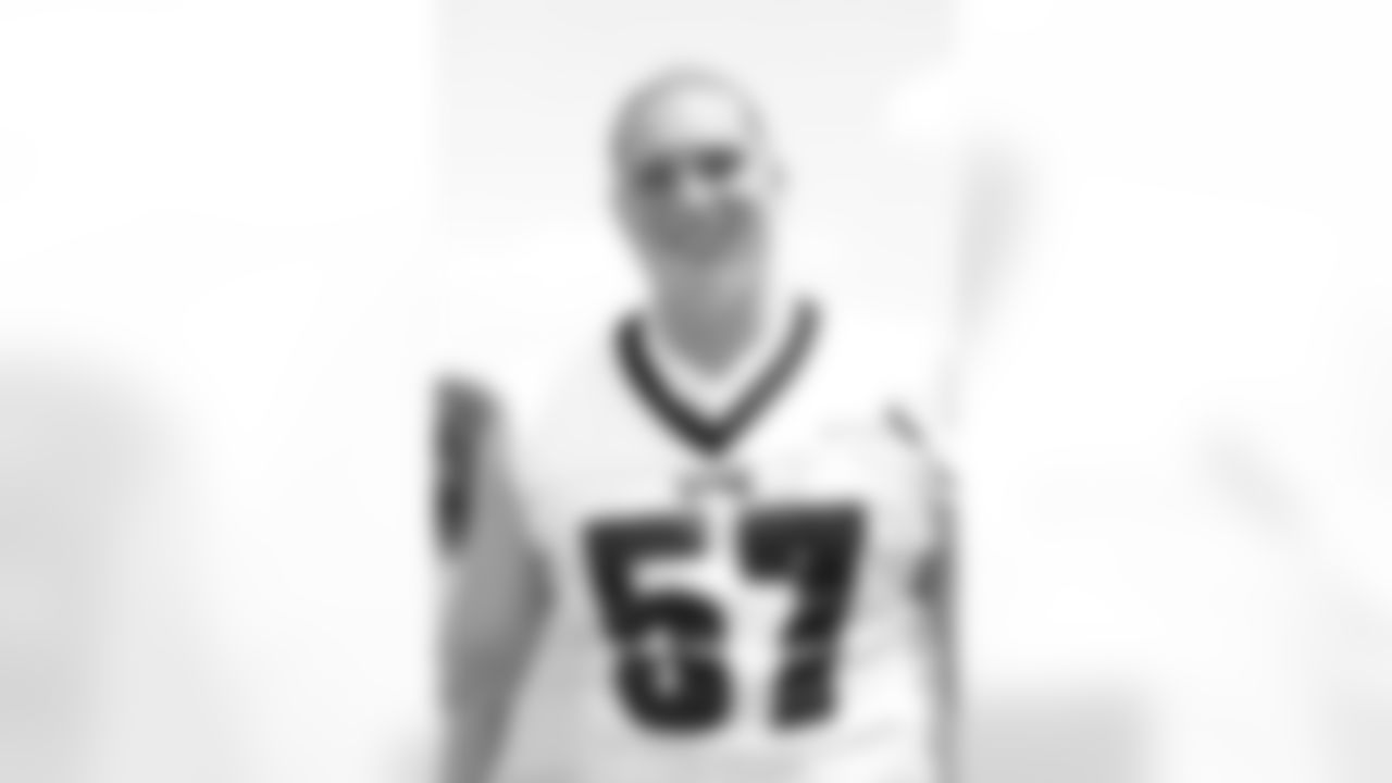 LB Travis Long
