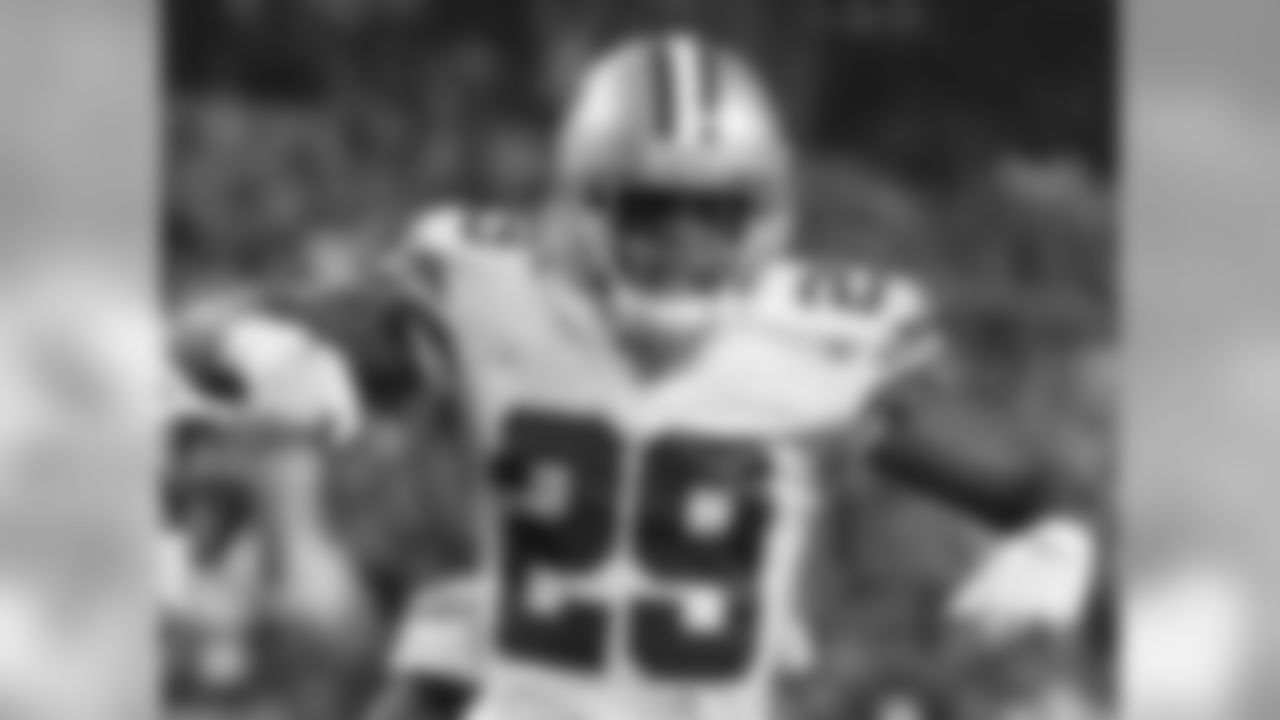 In high school, he earned all-state honors and was the 2005 Sunset Region Offensive Player of the Year after rushing for 1,947 yards and 27 touchdowns