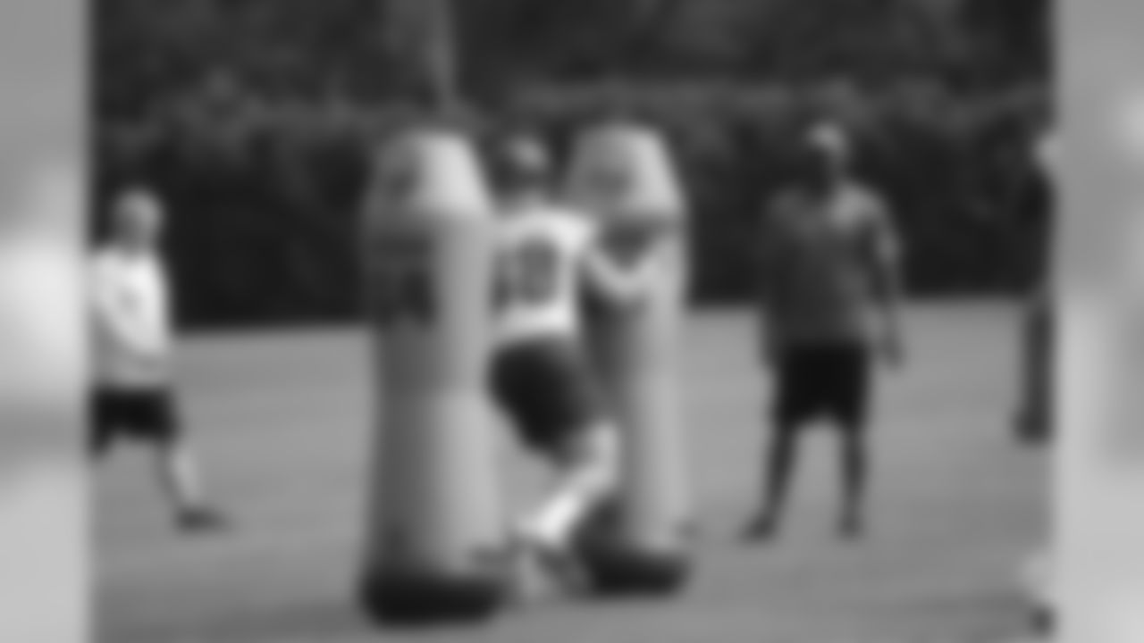 LB Connor Barwin takes a different approach