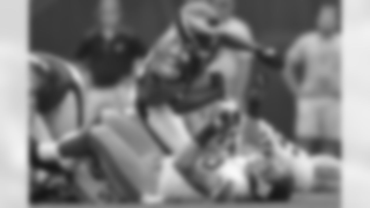 RB Dion Lewis