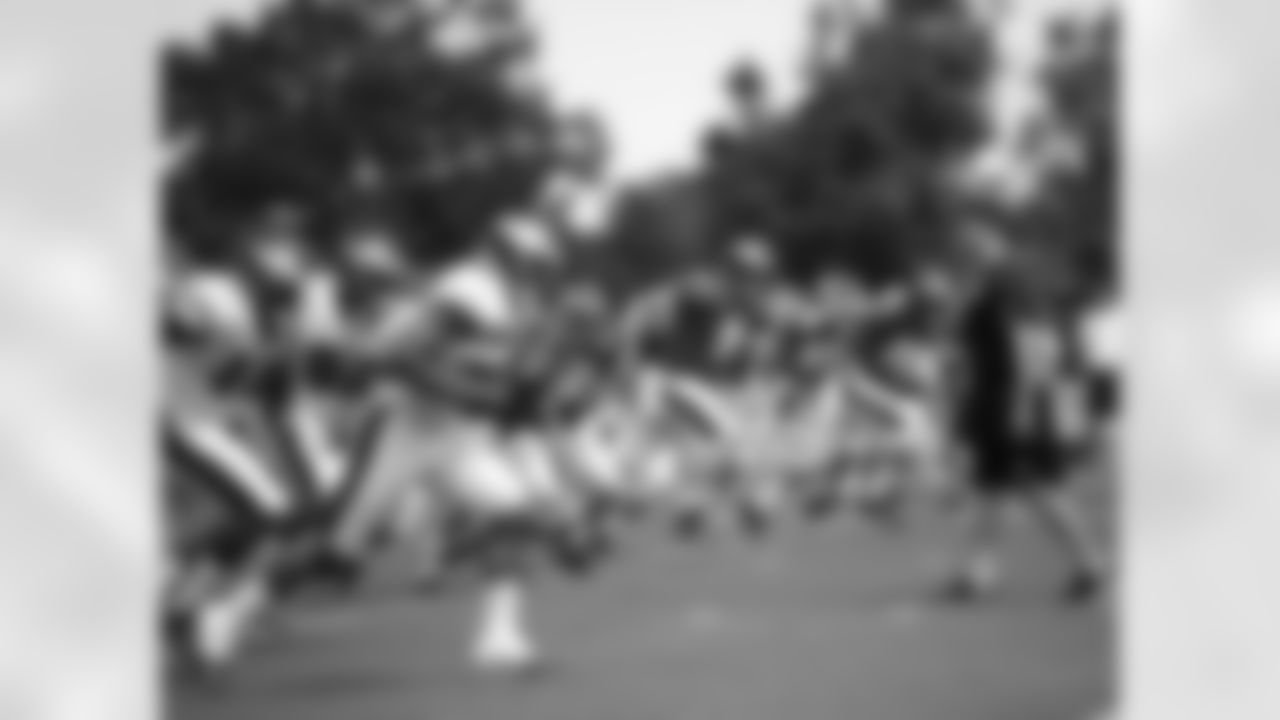 Nick Foles takes off during sprinting drills