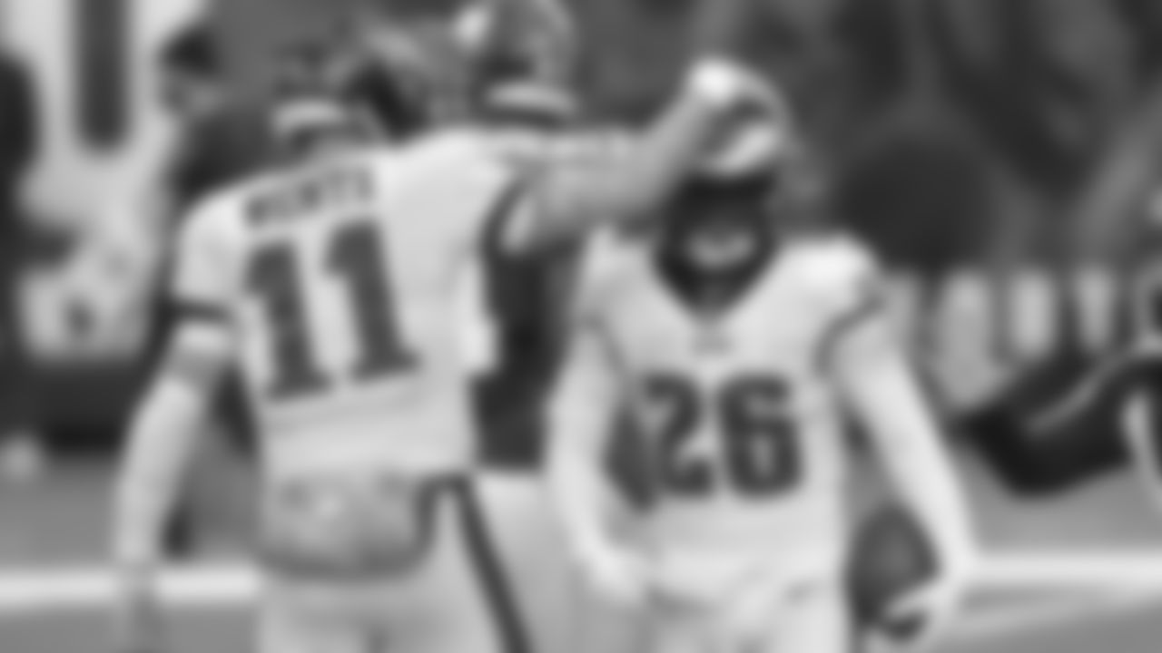 RB Miles Sanders and QB Carson Wentz
Philadelphia Eagles vs. New York Giants at MetLife Stadium on November 15, 2020