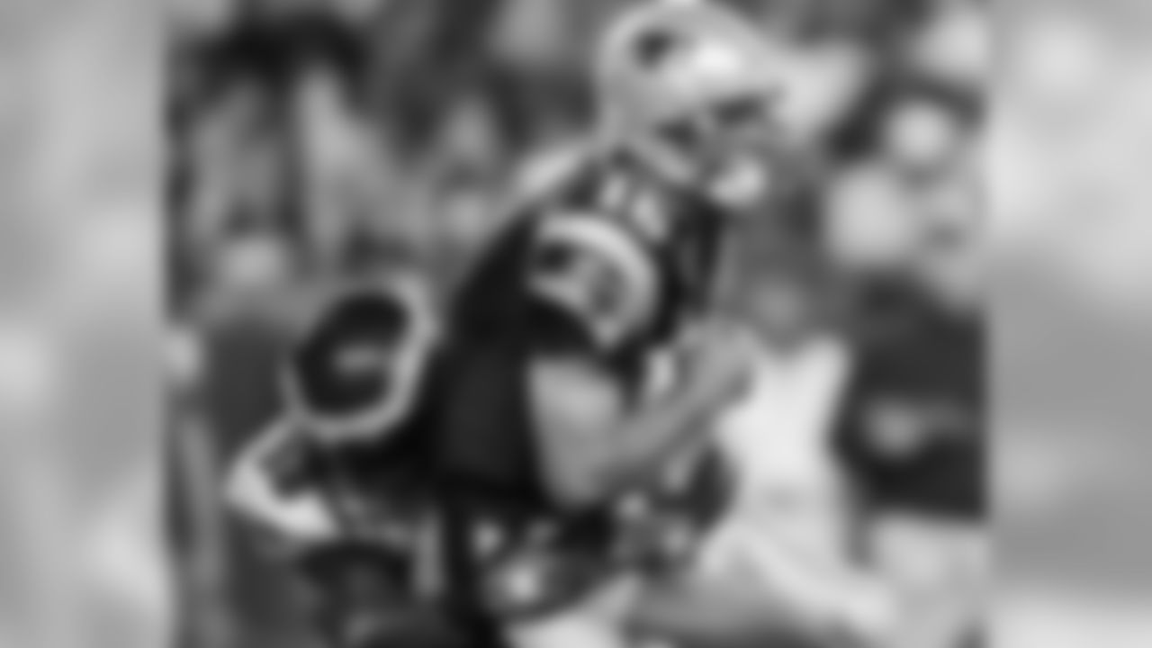 DE Trent Cole with a sack