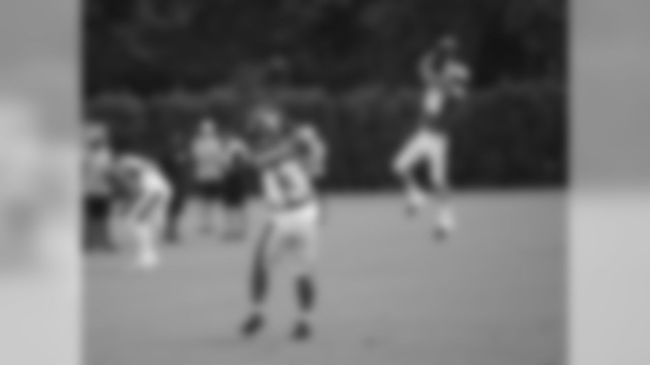 RB Darren Sproles and WR Will Murphy both haul in passes