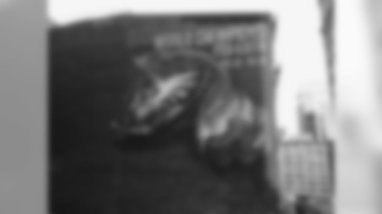 The mural commemorates the Eagles' first Super Bowl win, defeating the Patriots 41-33 in Super Bowl LII
