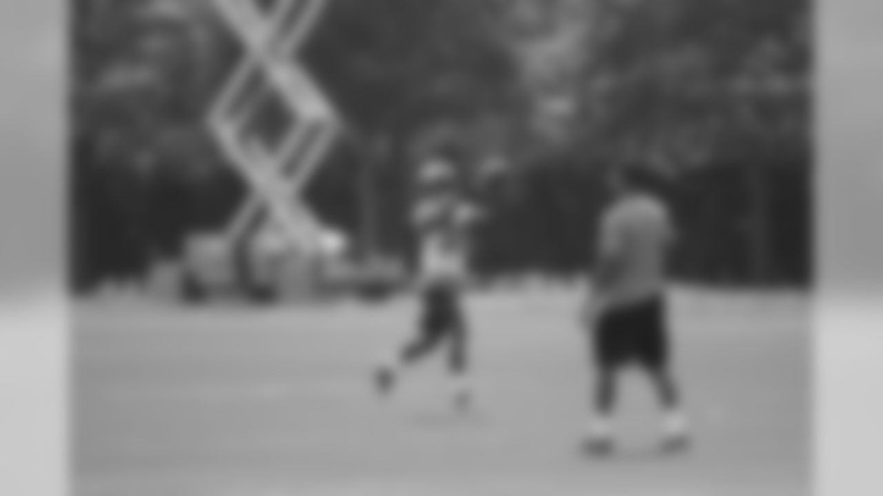 CB E.J. Biggers grabs the ball