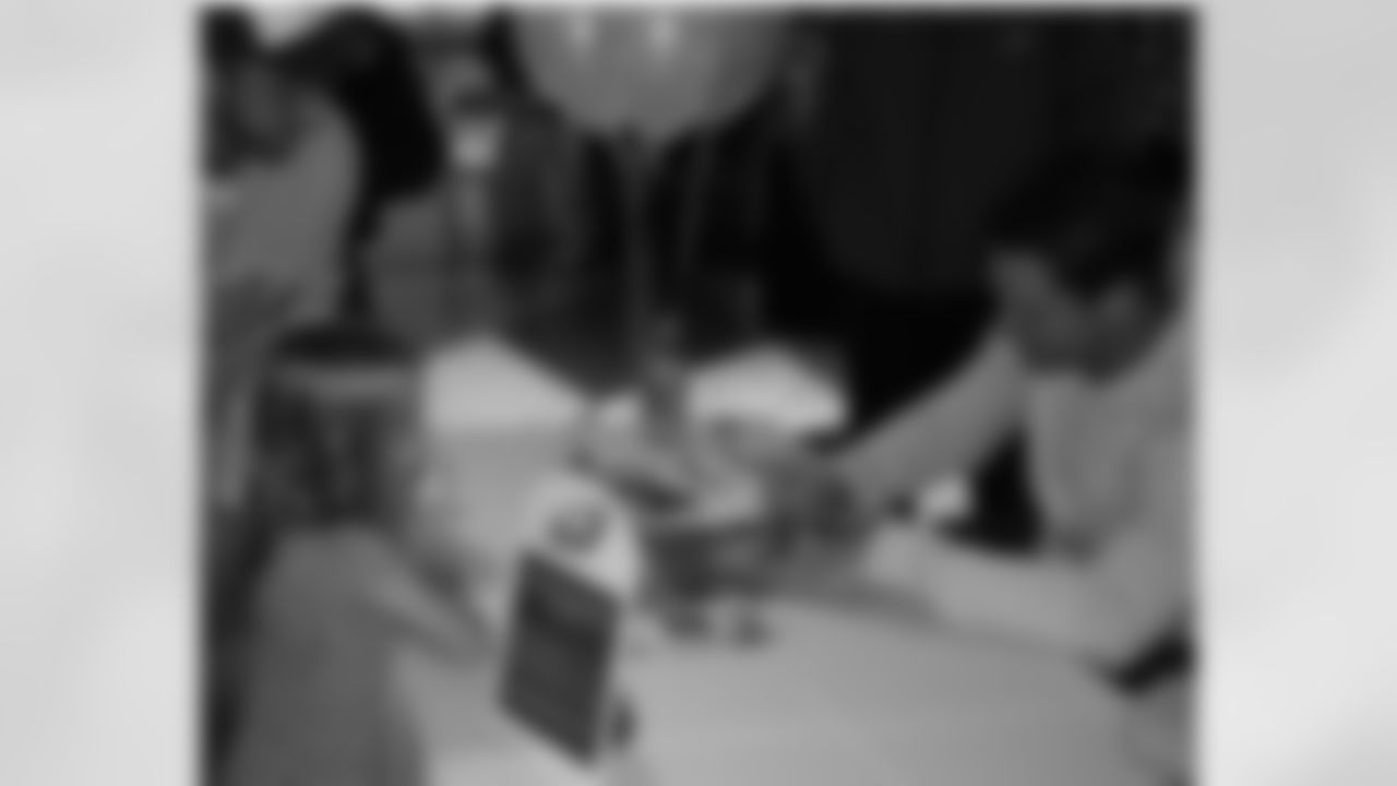 Kevin Kolb hearing about how much she loves the Eagles