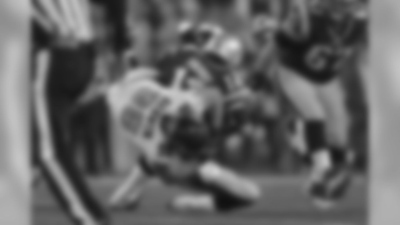 LB Connor Barwin