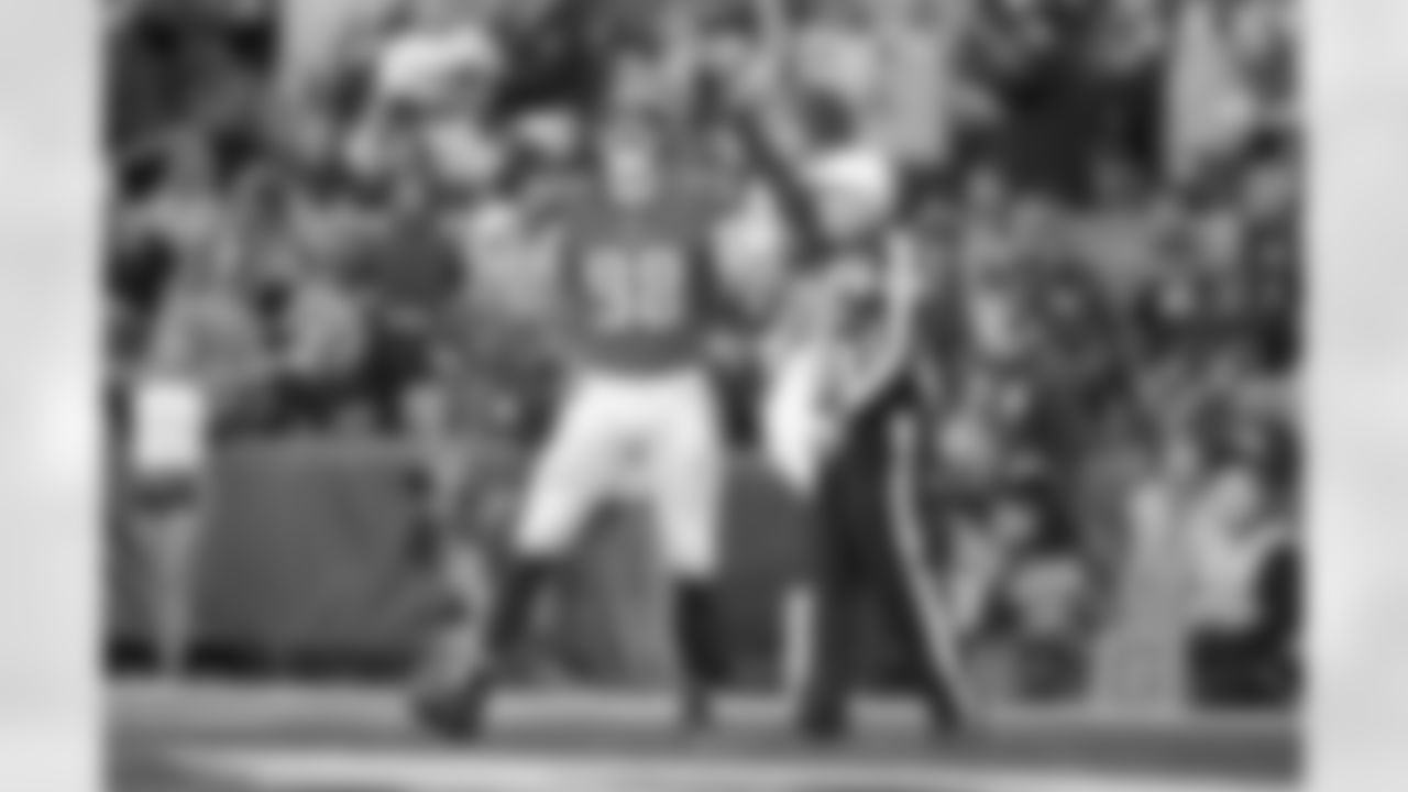 DE Connor Barwin