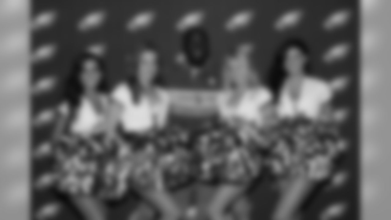 Fans enjoyed photo opportunities with the #Eagles Cheerleaders