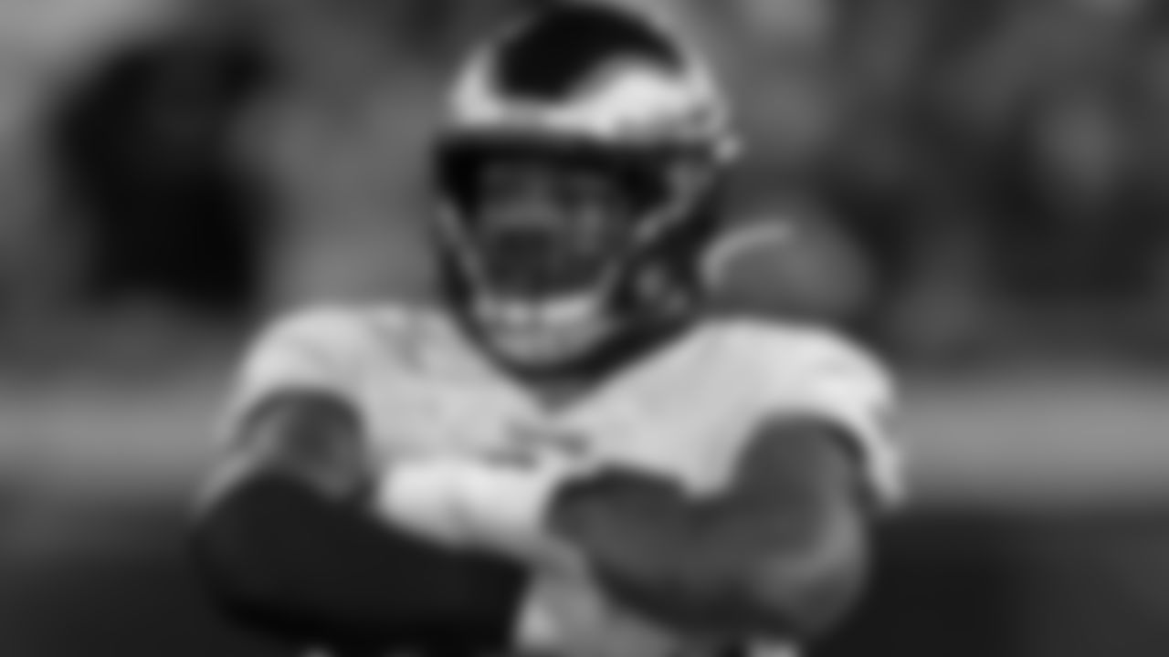 DE Daeshon Hall celebrates a sack