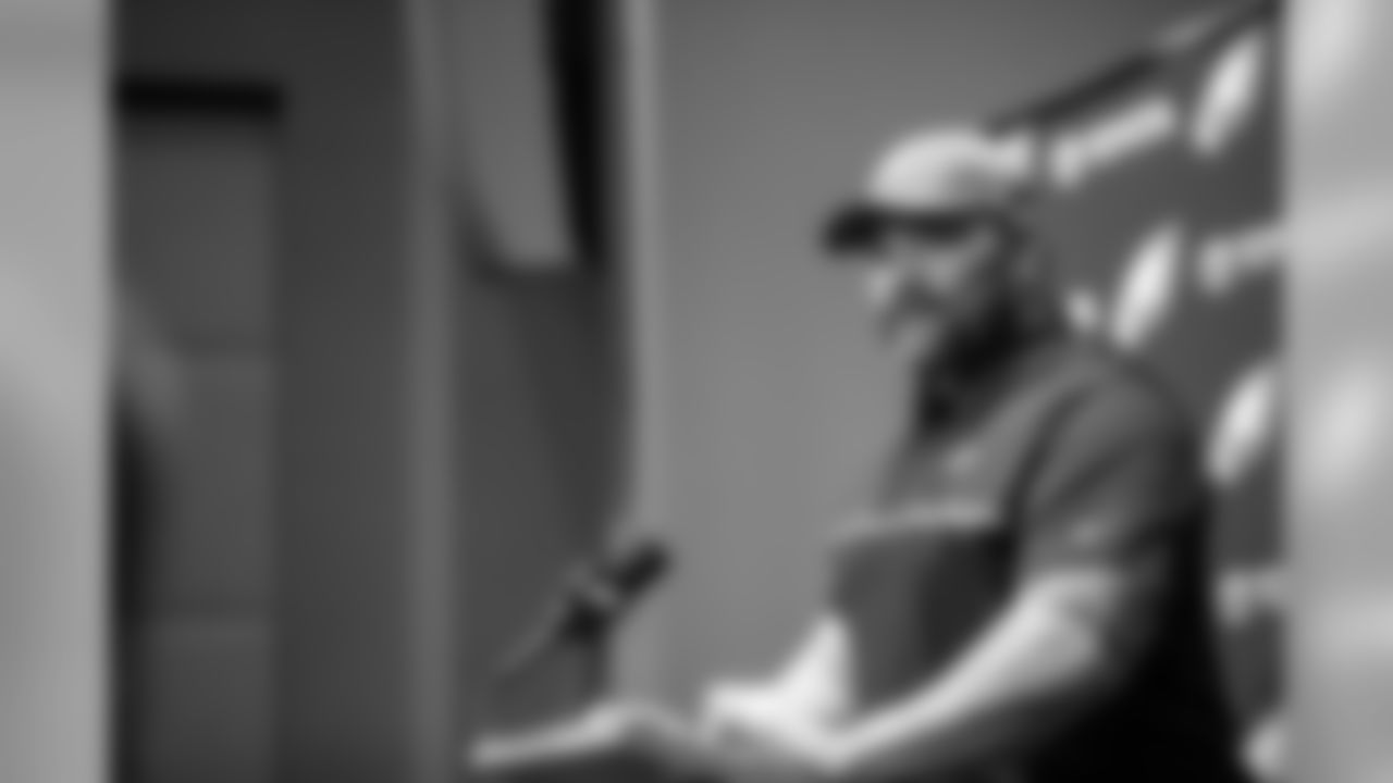 Ngata speaks with Philadelphia reporters