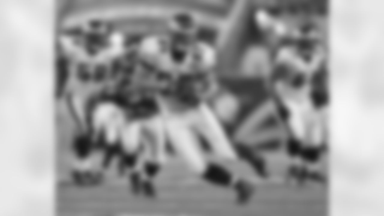 TE Brent Celek in the open field