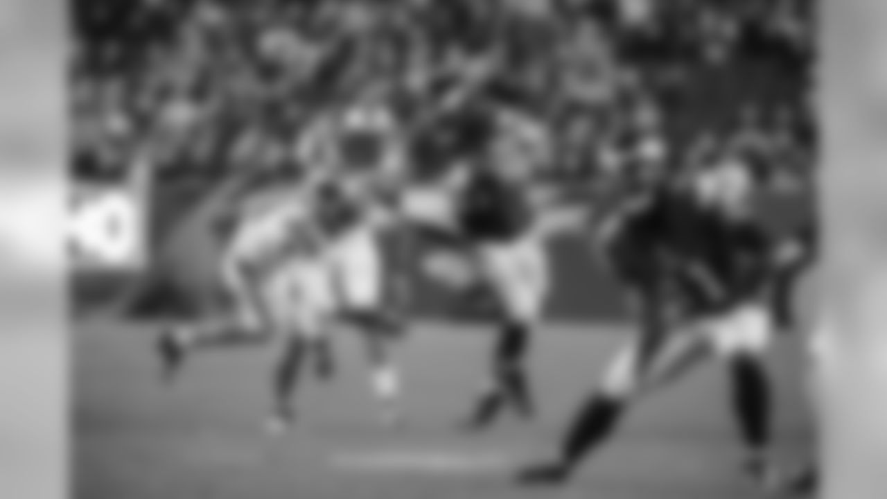 Brent Celek against the Panthers