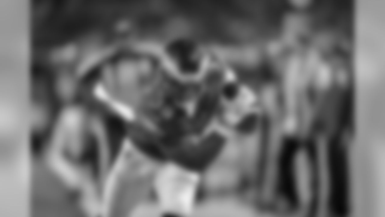 RB Kenjon Barner