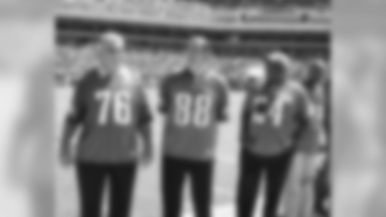 Jerry Sisemore (76), John Spagnola (88) and Larry Watkins (34)