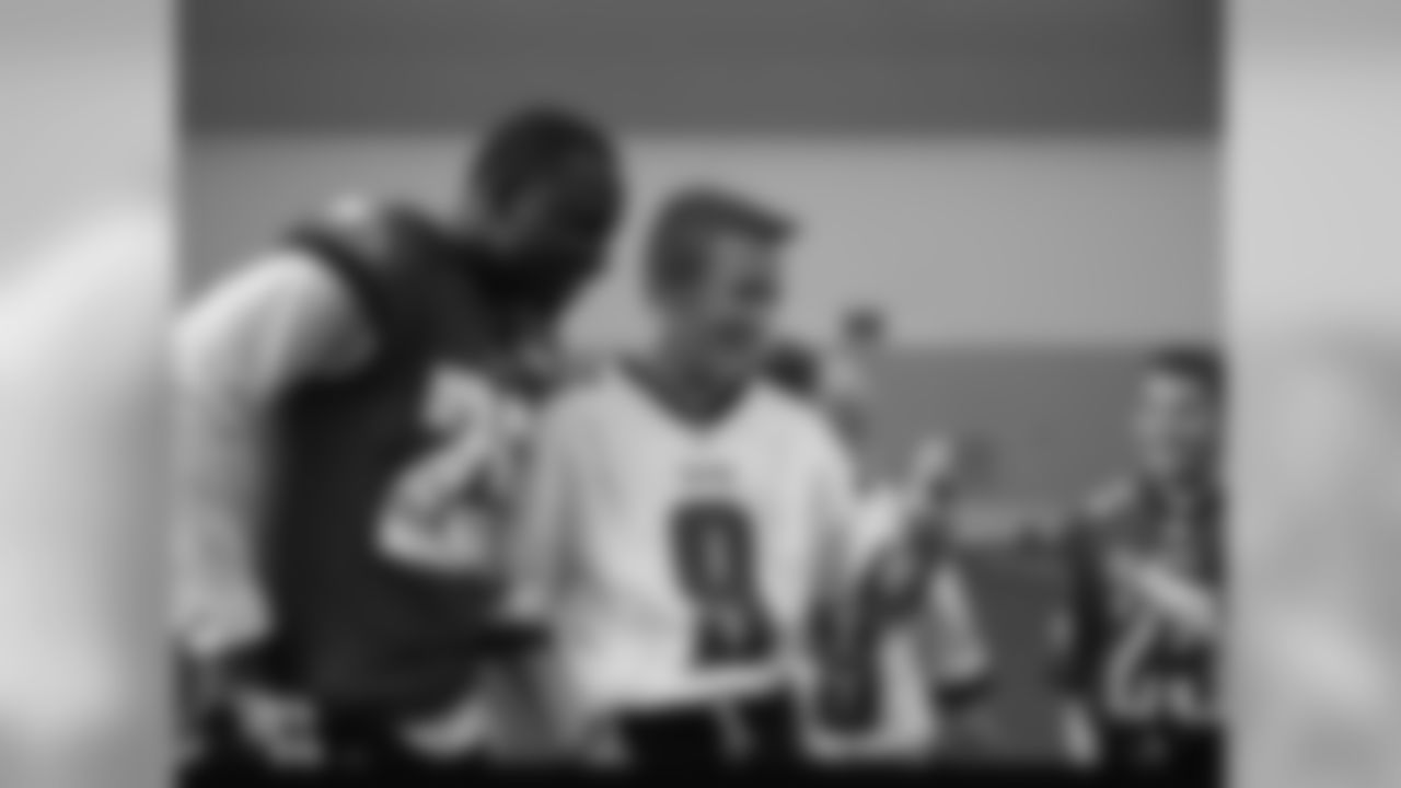 Some postgame Eagles selfies