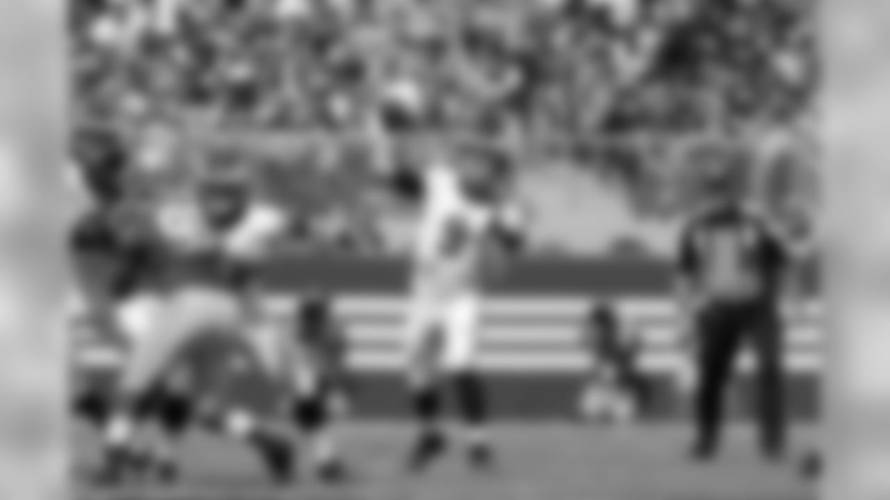QB Nick Foles