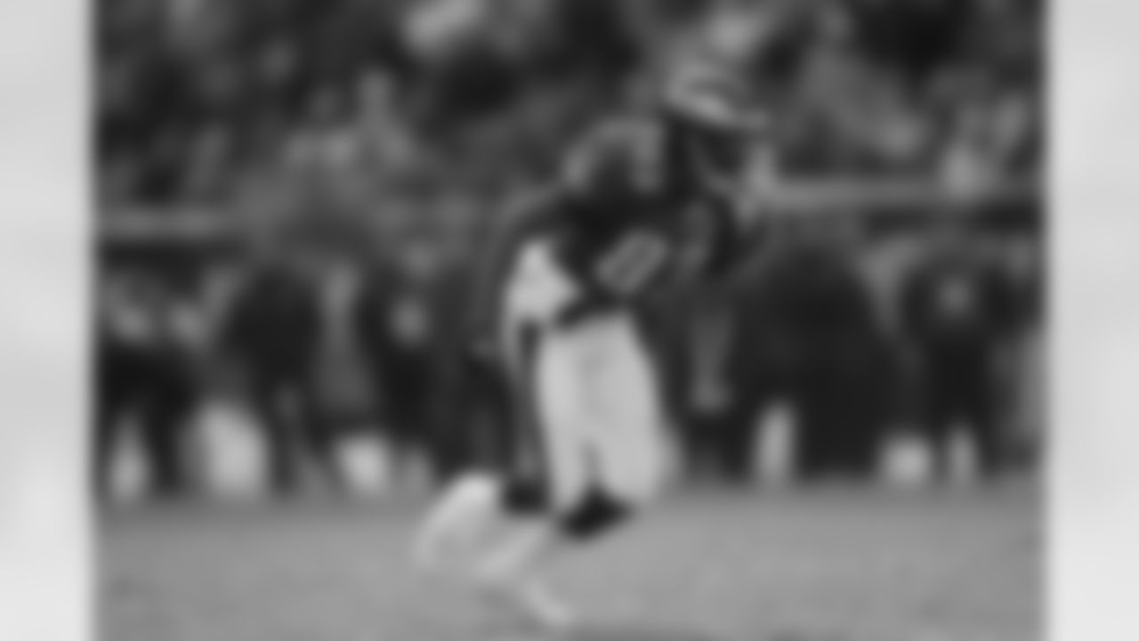 WR Greg Lewis