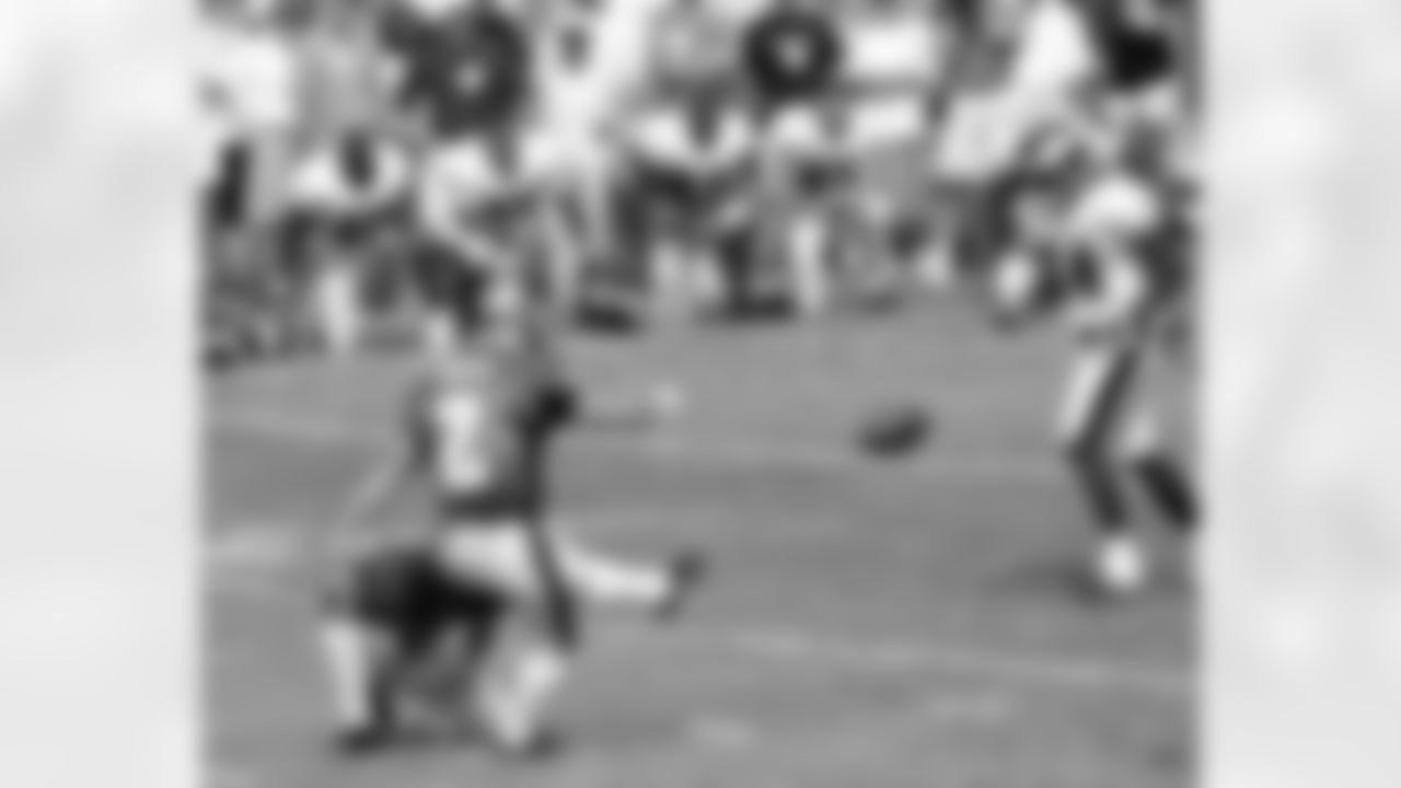 K David Akers continues to perfect his technique