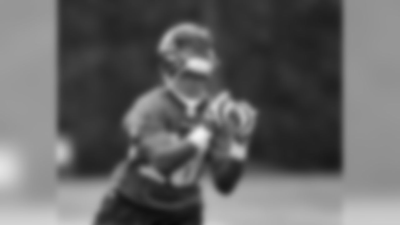 WR Jeremy Maclin fields punt