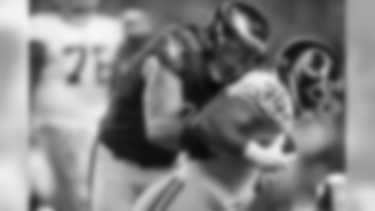 LB Connor Barwin