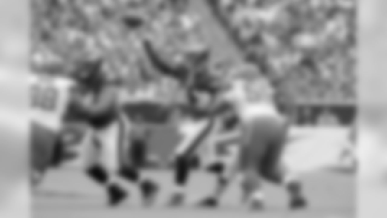 QB Carson Wentz