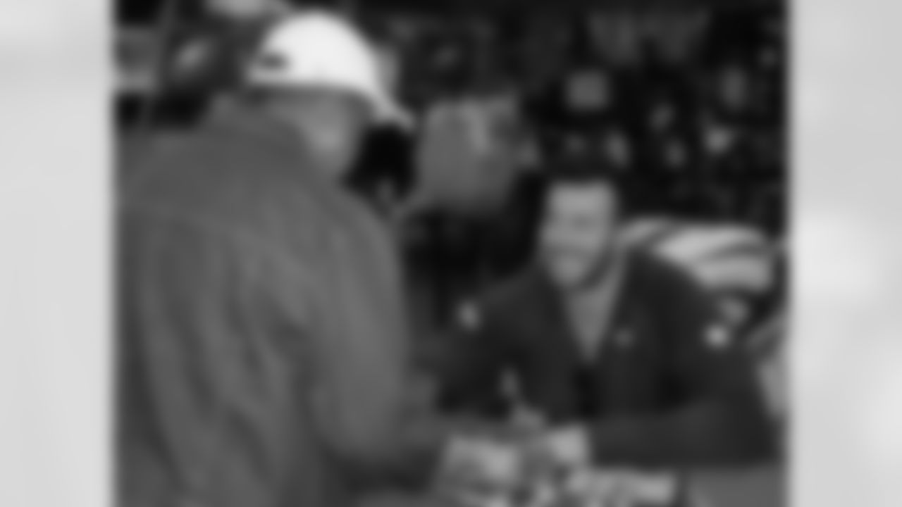 LB Connor Barwin was also on hand to sign autographs